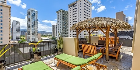 Castle Bamboo Waikiki Hotel