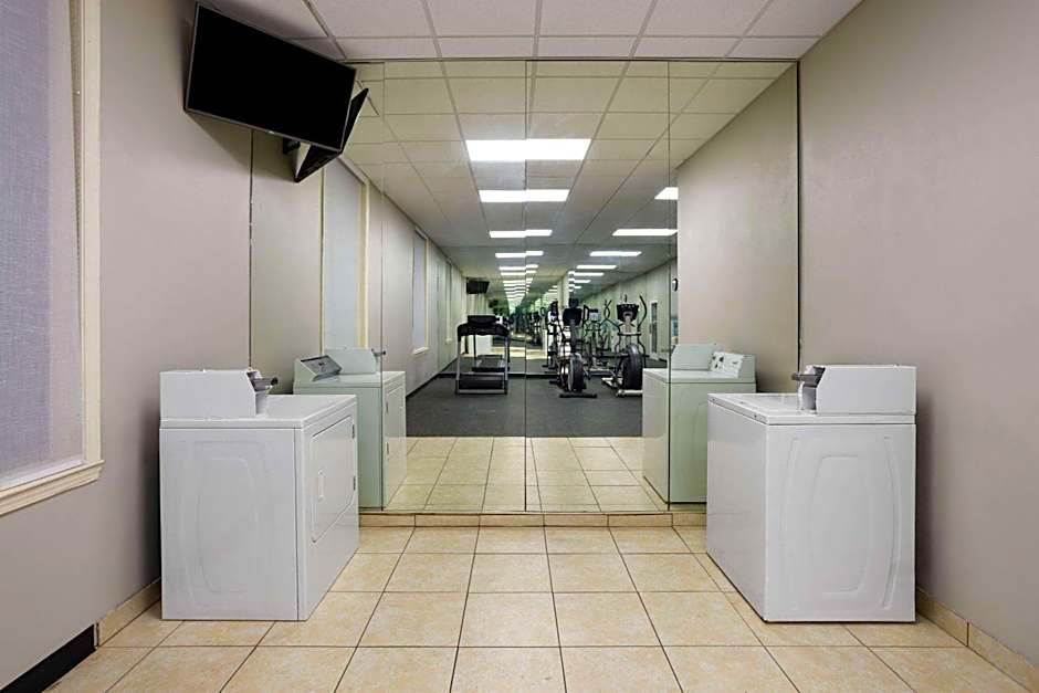 Days Inn by Wyndham Hinesville Near Fort Stewart