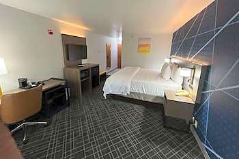 1 King Bed Non-Smoking