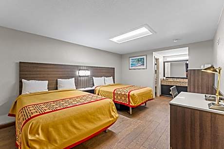 Standard 4 Queen Bed Non Smoking Room