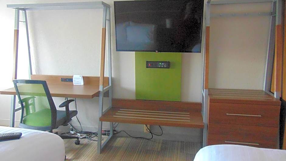 Holiday Inn Express & Suites Wapakoneta By IHG