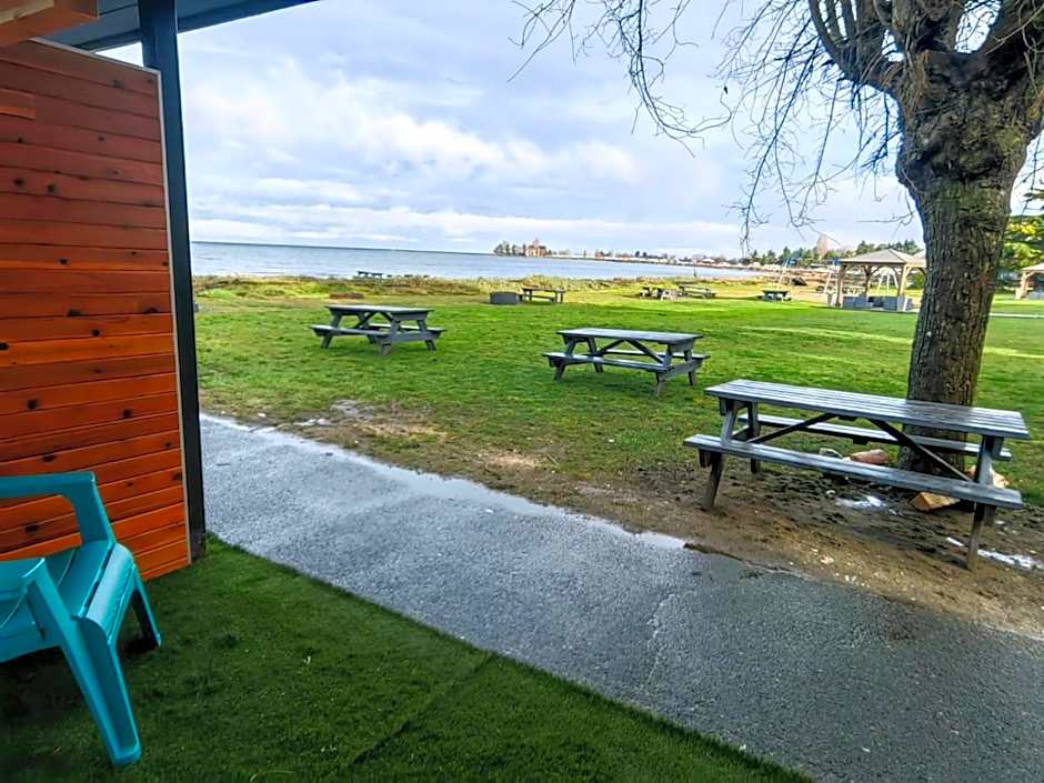 Sea Edge Beachside Hotel