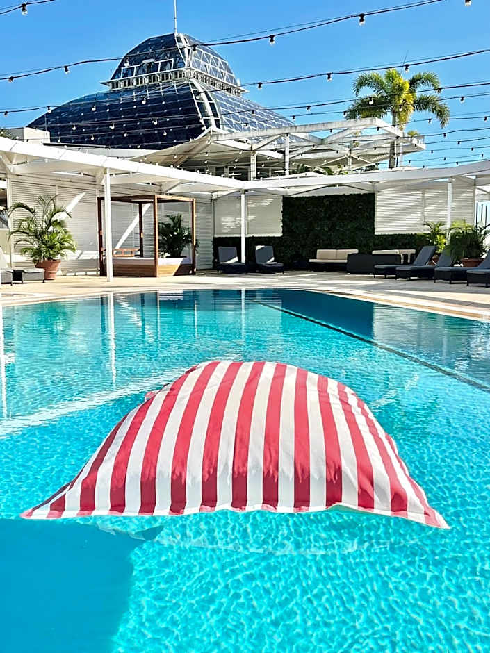 Pullman Reef Hotel Casino