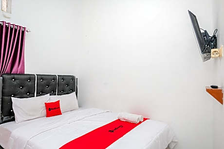 RedDoorz Syariah near Alun Alun Wonosobo 4