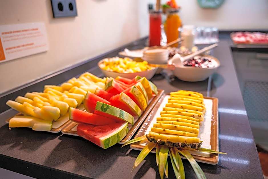 Casa Alhaja by Shiadu