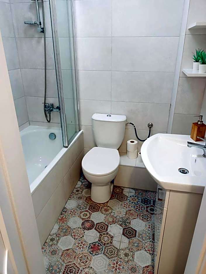 ClickTheFlat Miła Center Apart Rooms