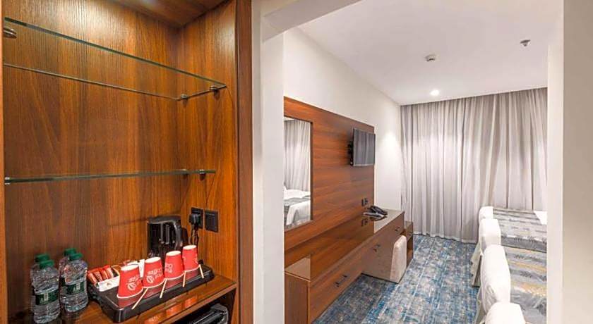 Manazel Al Zaireen Hotel