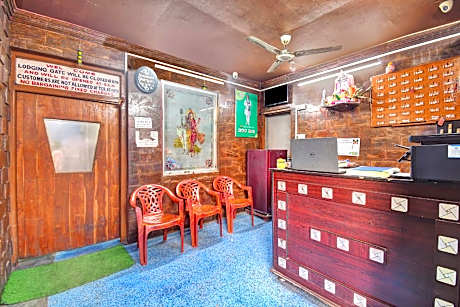 OYO 805742 Vikram Lodge