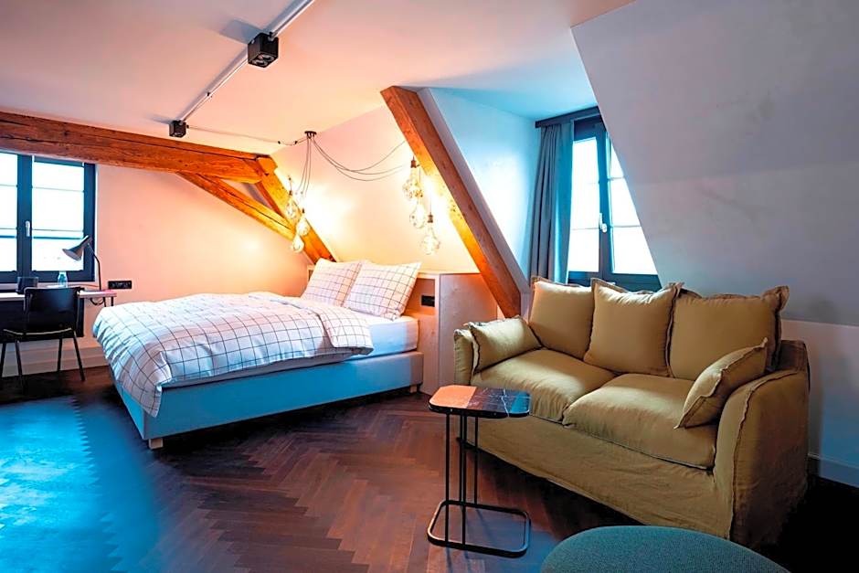 The Lubo - self check-in