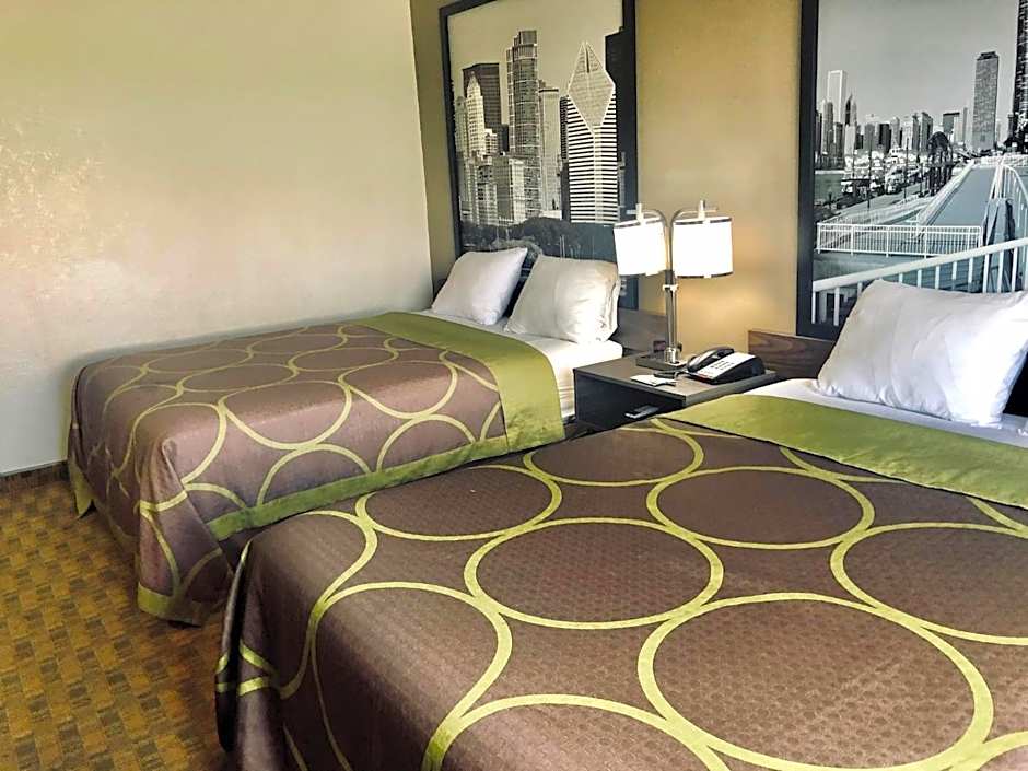 Super 8 by Wyndham Peru Starved Rock State Park