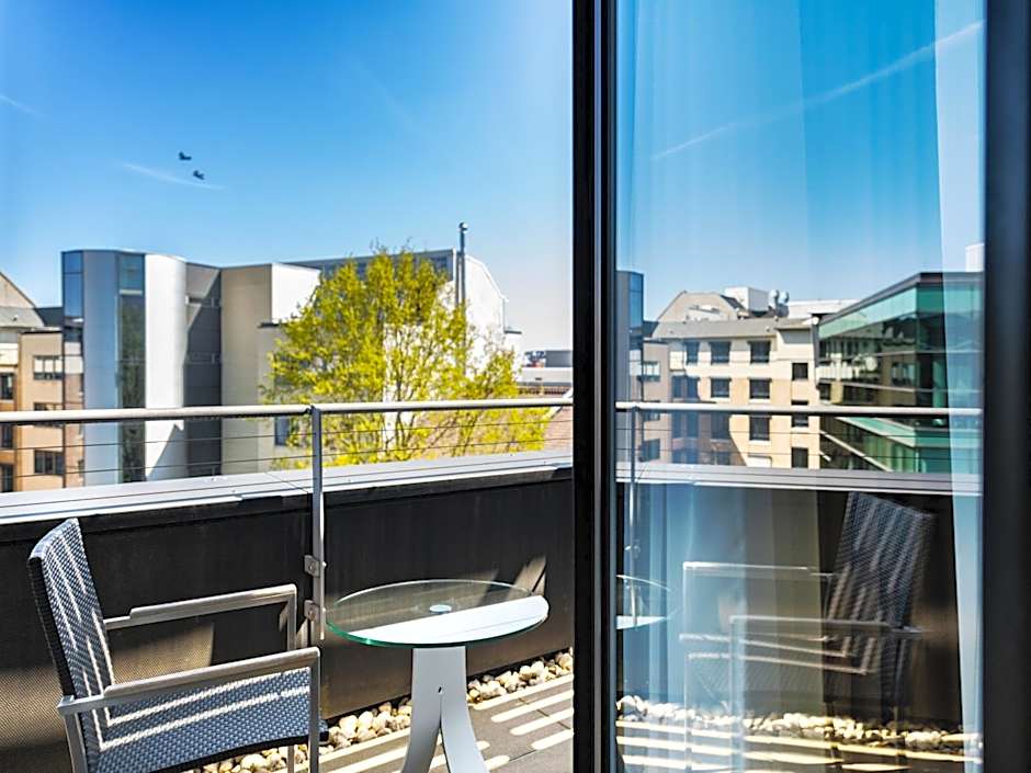 Plaza Hotel & Living Frankfurt