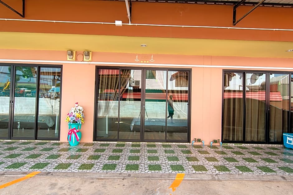 Brown Home Sattahip @ 19