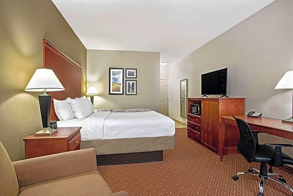 La Quinta Inn & Suites by Wyndham Fairfield