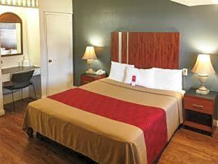 Econo Lodge On Historic Route 66 – Barstow, CA