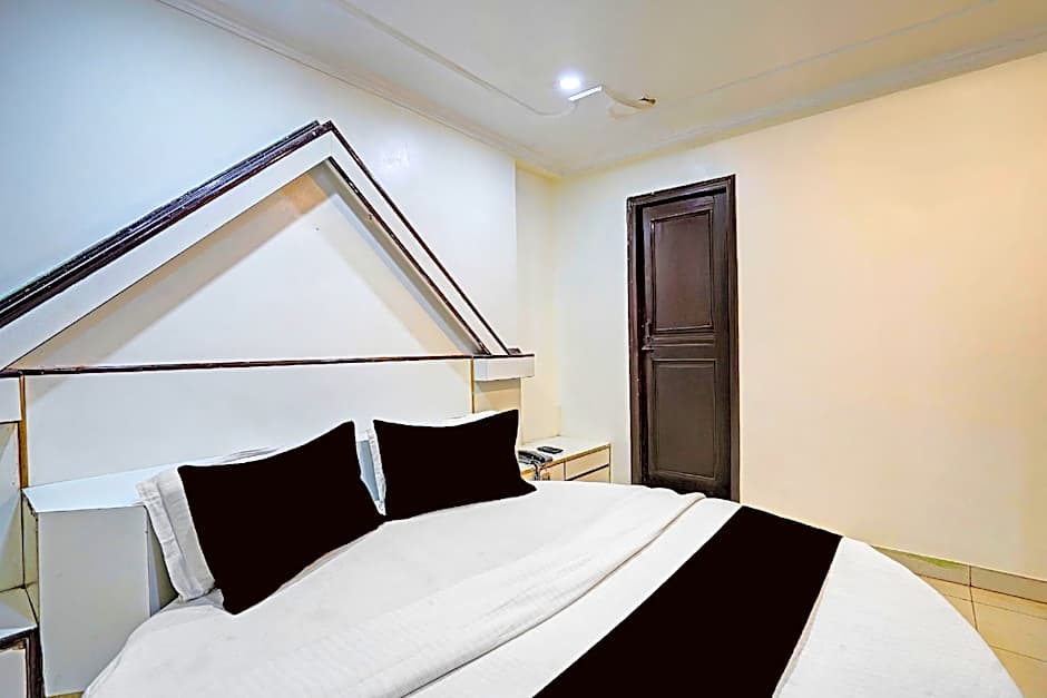 Hotel O City Palace