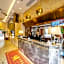 Zhongbo Art Hotel (Hualin Temple Subway Station Store, Shangxiajiu Commercial Pedestrian Street)