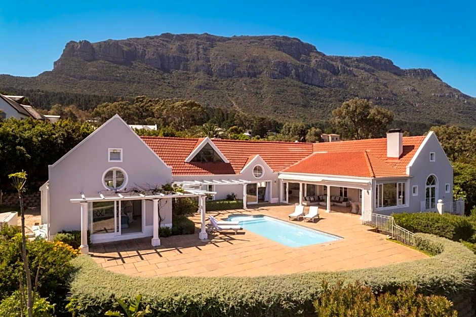 Sublime Five Bed Property In Glorious Setting