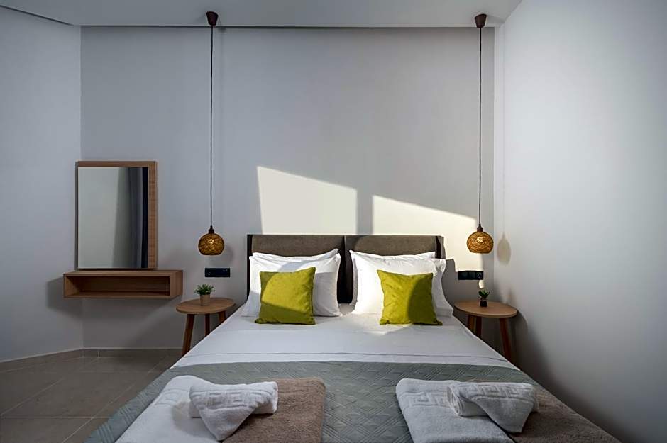 Aegean Breeze Luxury Apartments next to the sea