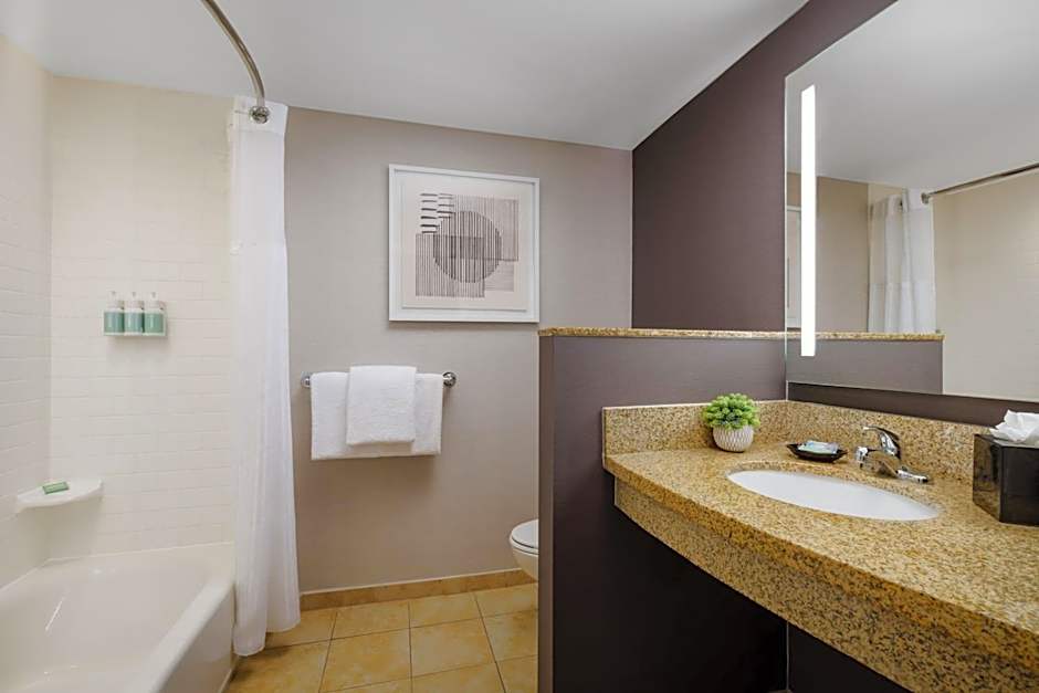 Courtyard by Marriott Keene Downtown