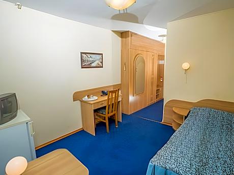 Single Room - Basic