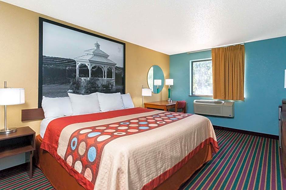 Super 8 by Wyndham Bath Hammondsport Area