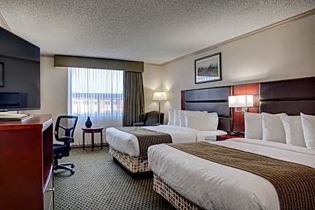 Queen Suite with Two Queen Beds