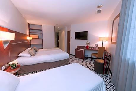 Superior Triple Room (3 Single Beds)