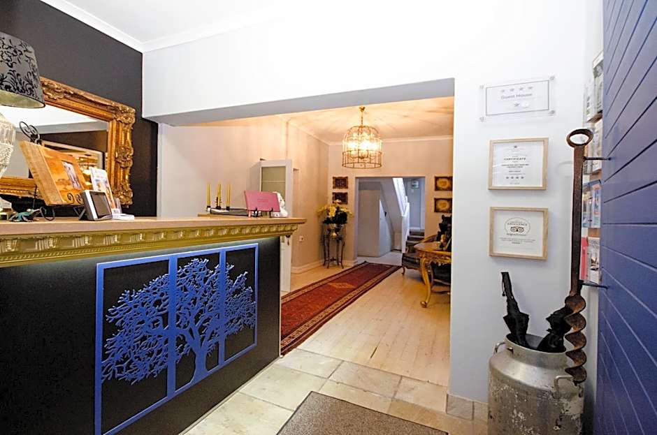 Lodge on Main Guest House and Conference Centre