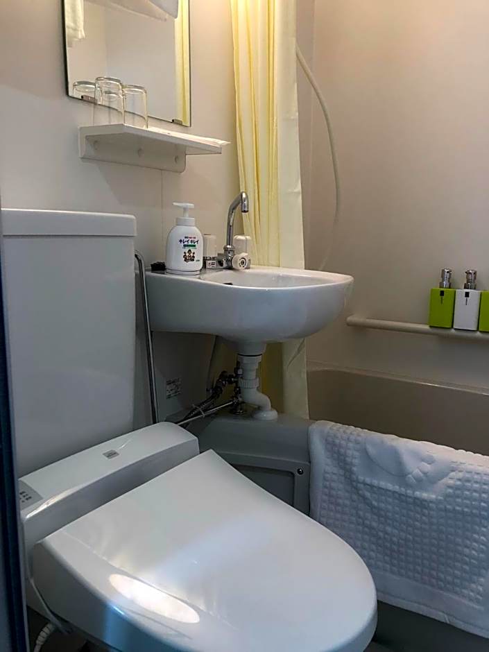 Green Hotel – Tokyo, NY