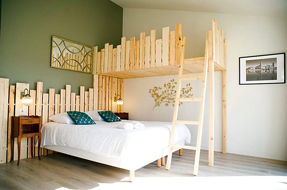 Georges Hostel & Café