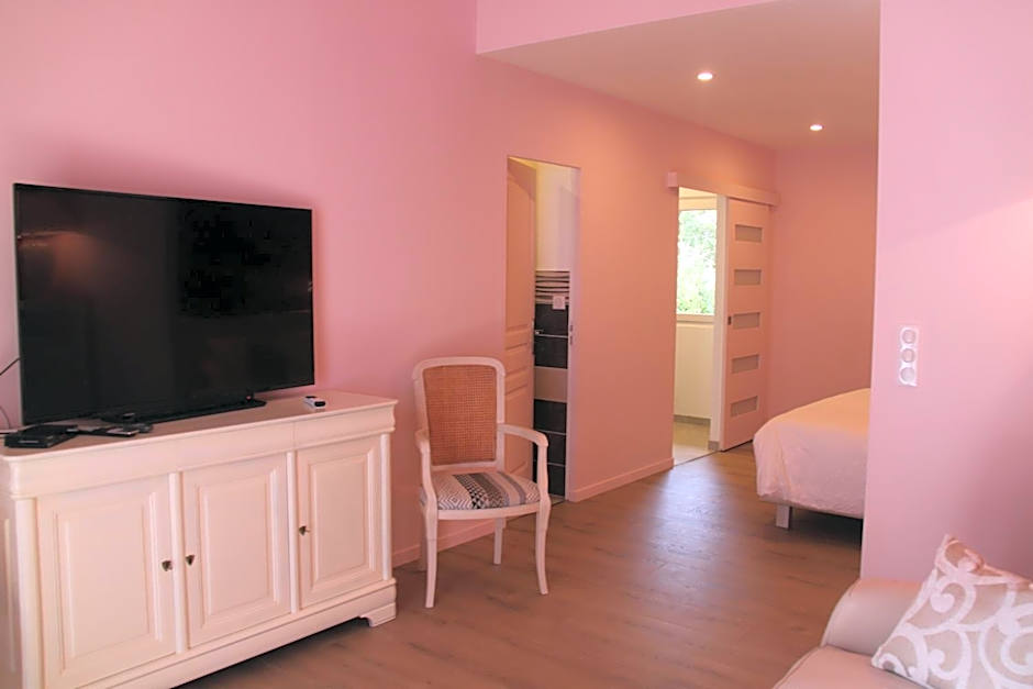 Le Hameau Fleur de Pierres , Chambre , Gite et Table d'Hôtes
