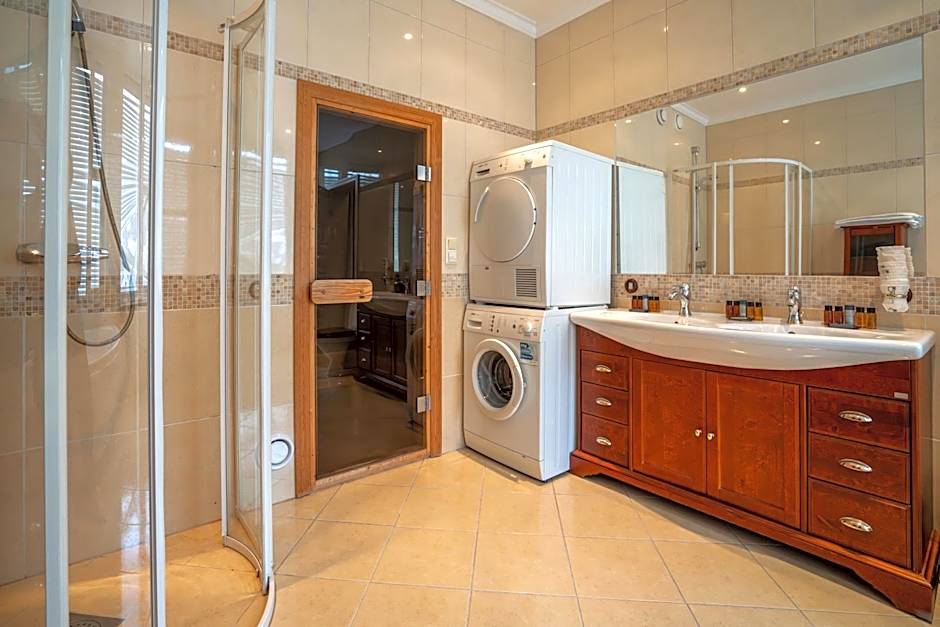 Magic Hotel Xhibition