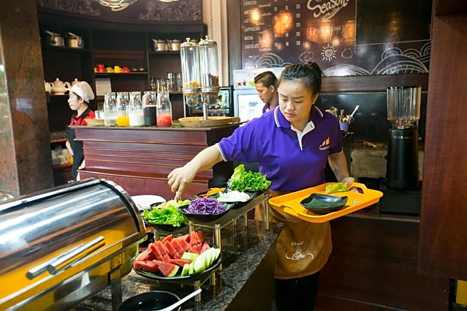 Seasons Riverside Hotel