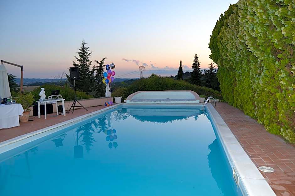 Appartamento con piscina e tennis