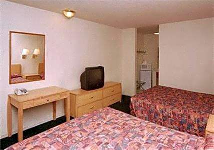 Econo Lodge On Historic Route 66 – Barstow, CA