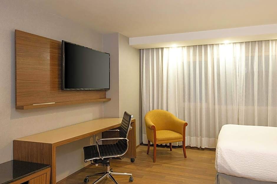 Courtyard by Marriott Mexico City Revolucion