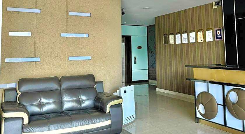 Chariton Hotel Nusa Bestari