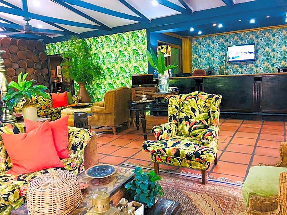 Shangri-La Country Hotel & Spa