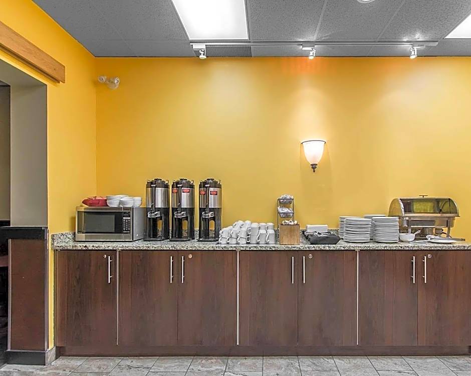 Quality Inn & Suites Bay Front