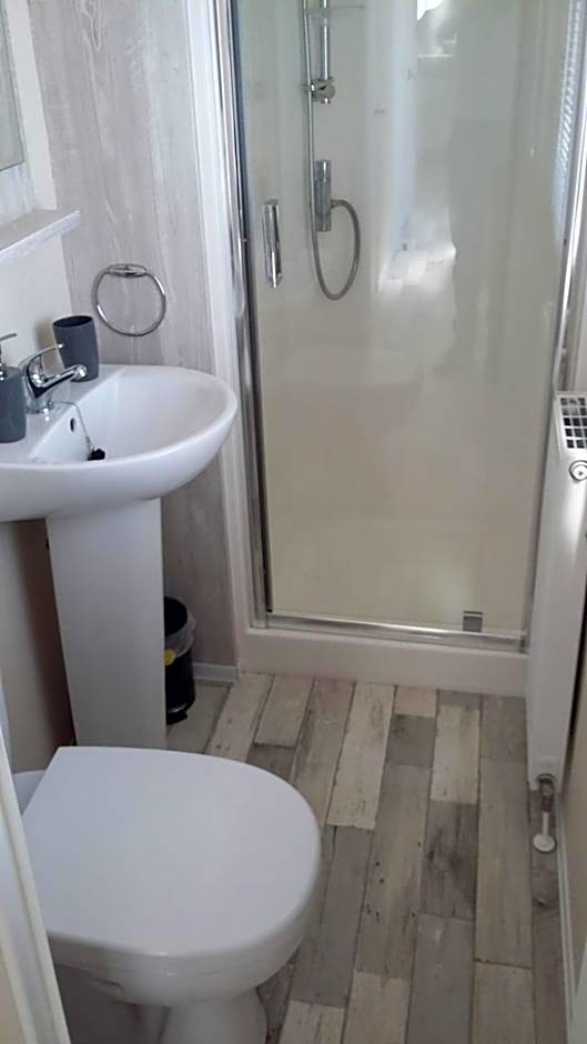 KINGDOM HOLIDAY PARK - Parrot