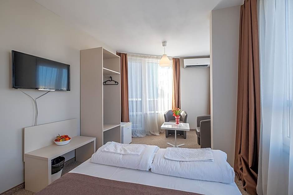 Blue Label Apart House