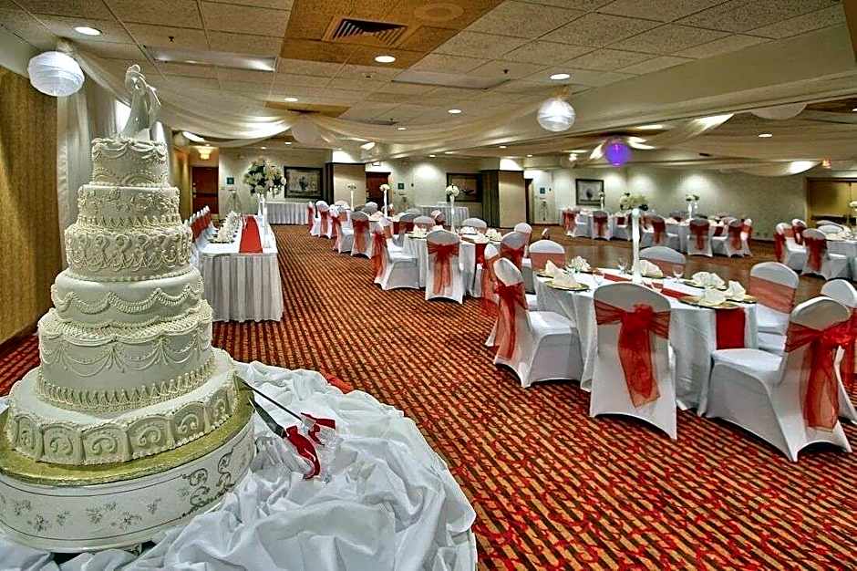 Ramada by Wyndham Albuquerque Midtown