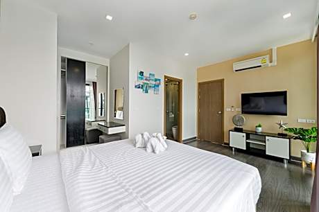 2 Bedroom Suite with Pool View