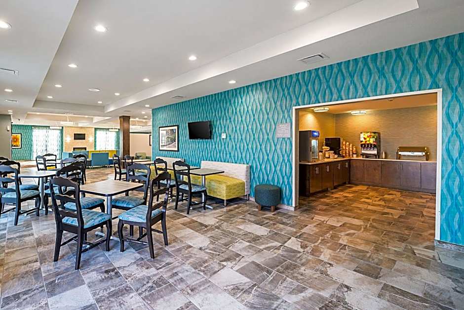Comfort Inn & Suites