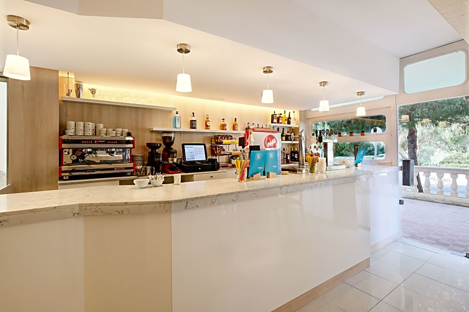 Azuline Hotel Bahamas