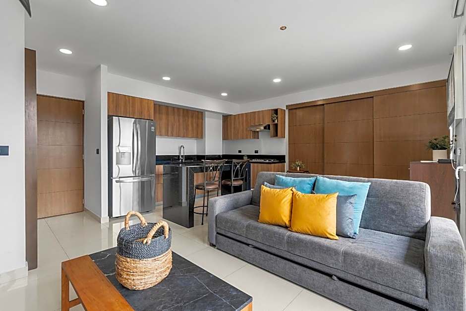 Monyxbnb at Zoho Skies