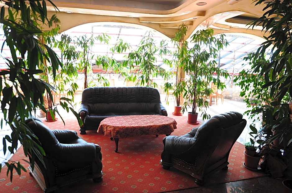 Manor Hotel