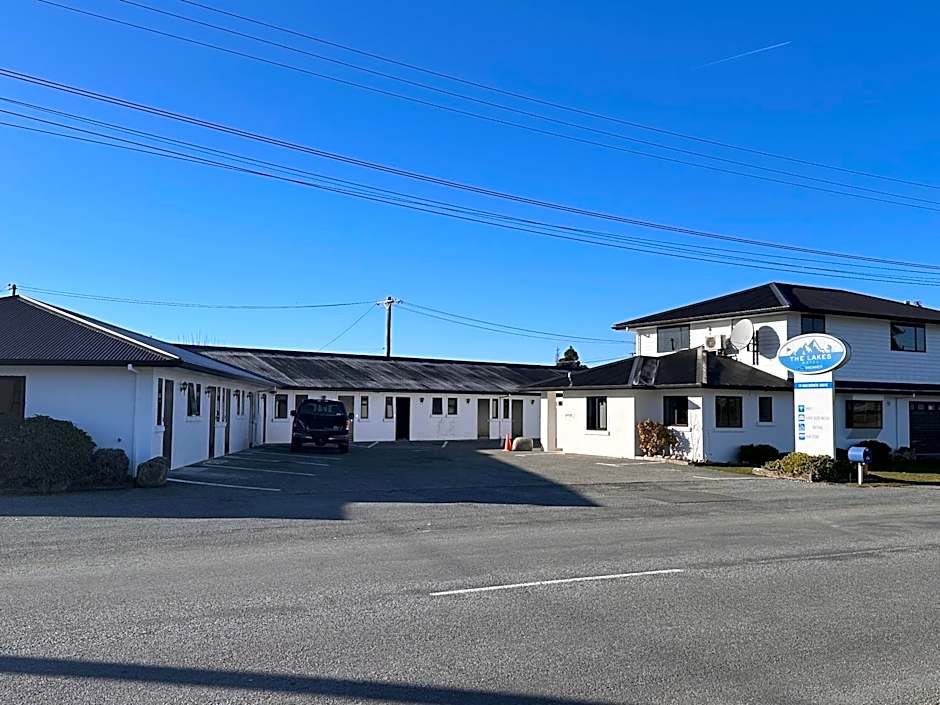 The Lakes Motel