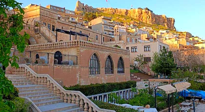 TUĞMANER  Small House AJAR