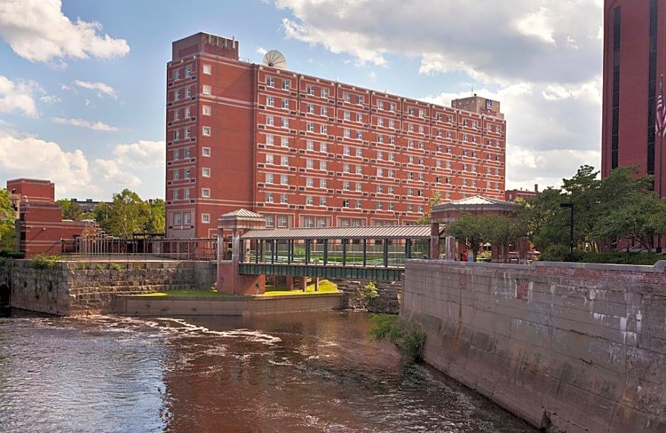 Umass Lowell Inn And Conference Center